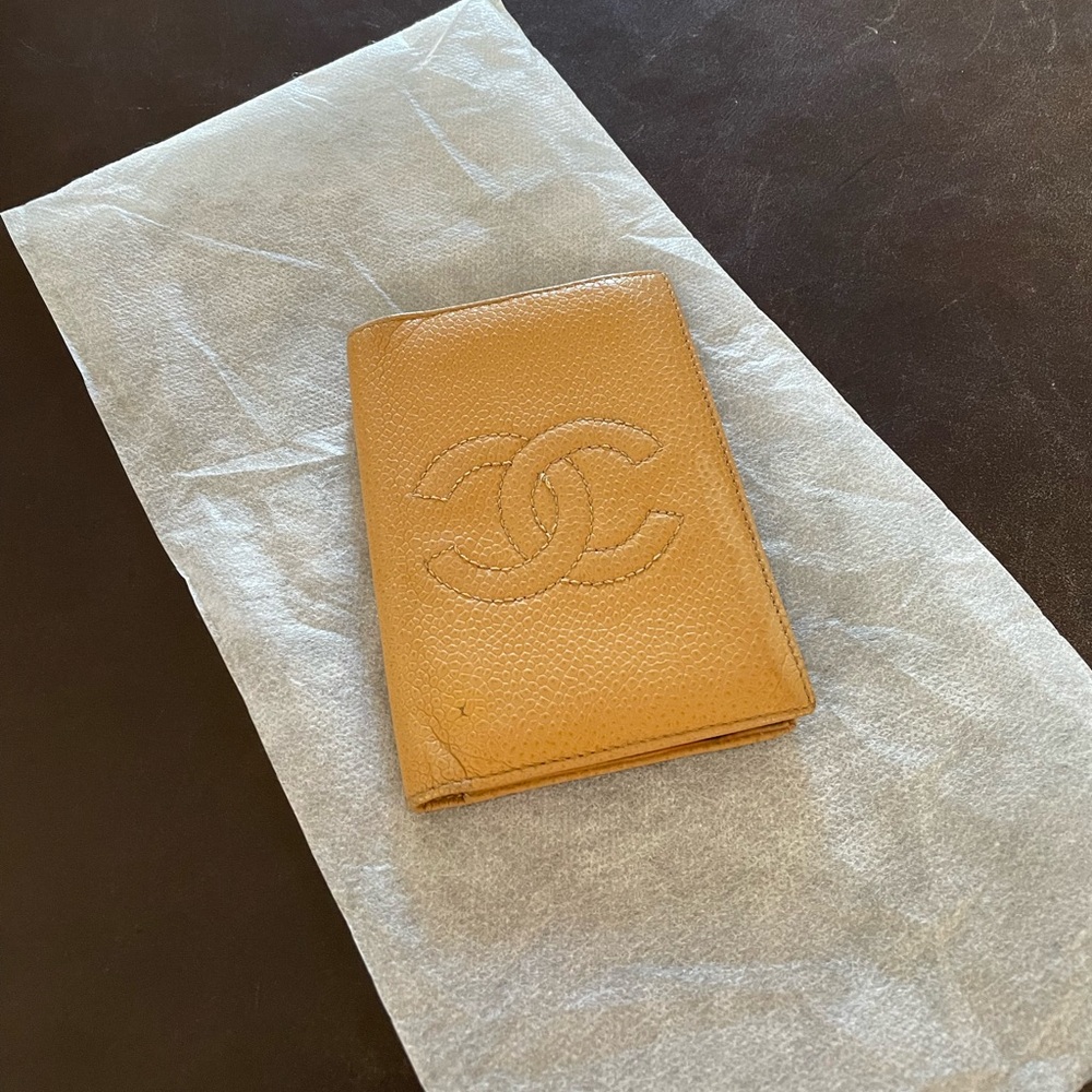 Chanel Caviar Card holder-camel VGUC